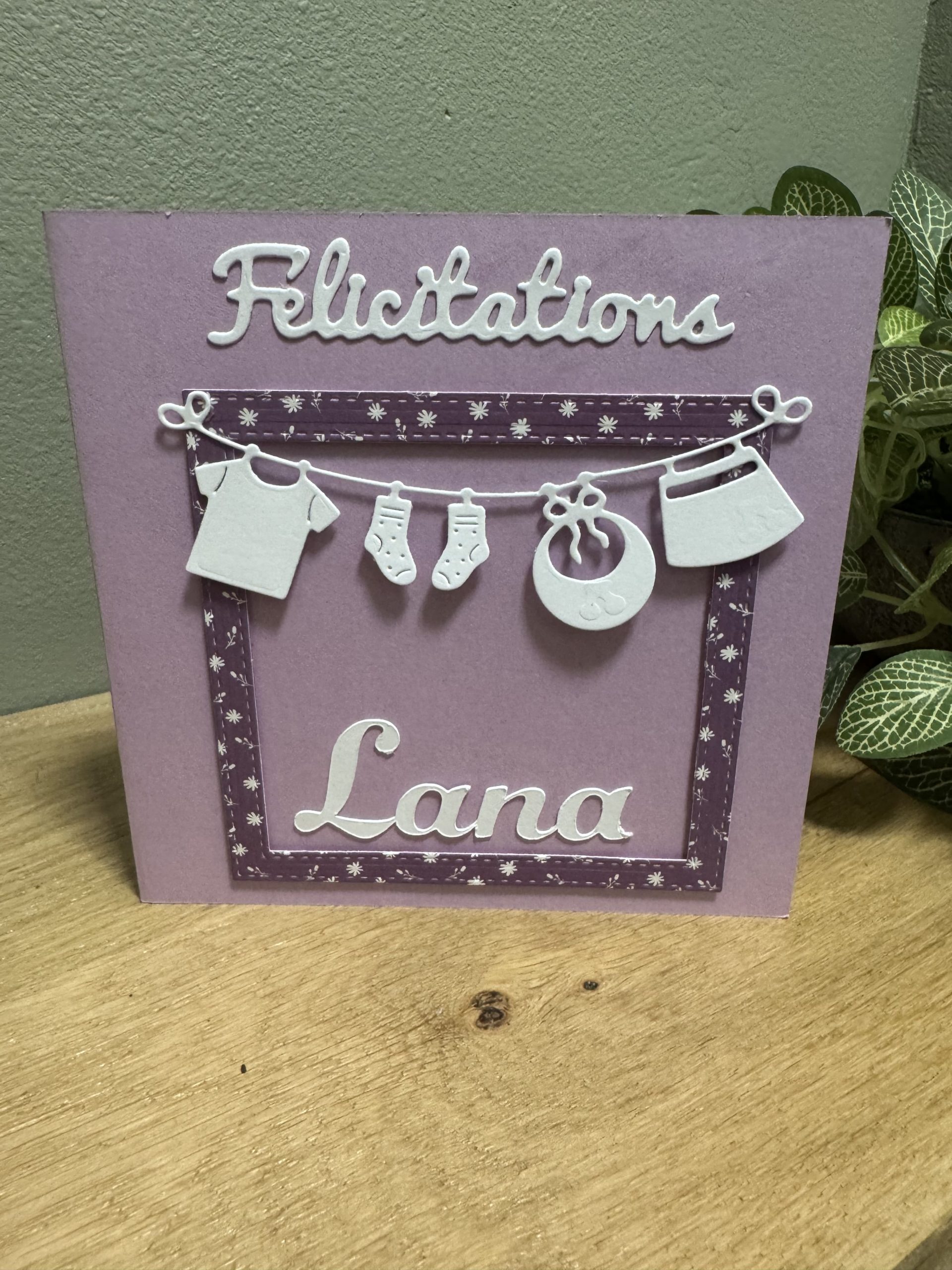 carte félicitations naissance décor lila délicat